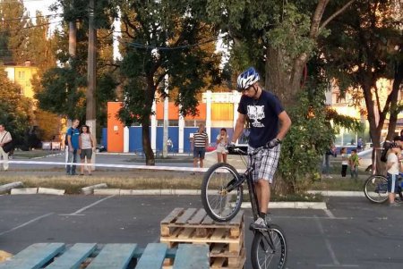 Спортивный праздник в Одессе завершился концертами в разных районах города (фото)