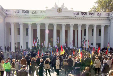 Предсессионные страсти на Думской (фоторепортаж)