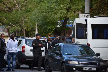 Полиция отпустила подозрительный автобус с улицы Маразлиевской (фото)
