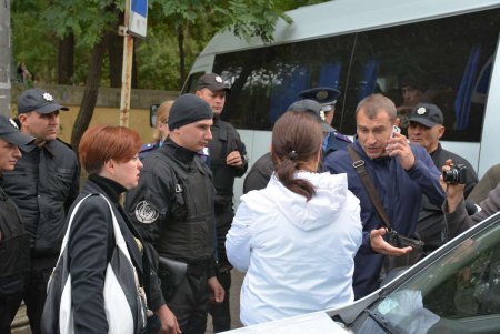 Полиция отпустила подозрительный автобус с улицы Маразлиевской (фото)