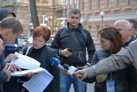Полиция отпустила подозрительный автобус с улицы Маразлиевской (фото)