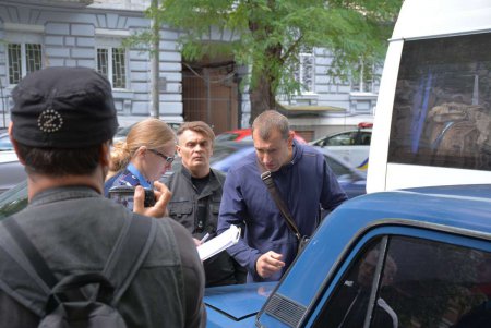 Полиция отпустила подозрительный автобус с улицы Маразлиевской (фото)