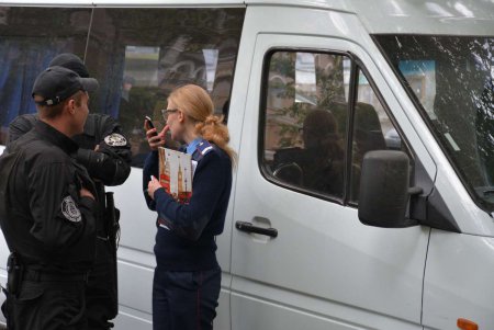 Полиция отпустила подозрительный автобус с улицы Маразлиевской (фото)
