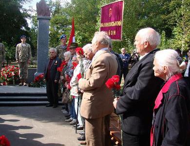 Город-герой отметил День партизанской славы (фоторепортаж)