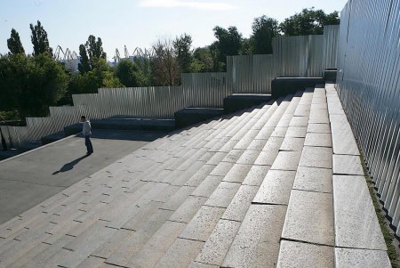 Потемкинской лестница «полысела» на три пролета (фоторепортаж)