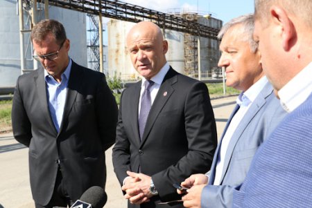 «Одеснефтепродукт»: график природоохранных мероприятий выполняется (фото)