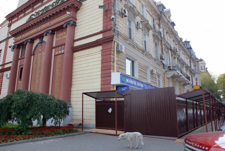 Возле одесского Театра оперы и балета будут реставрировать  примечательный дом (фоторепортаж)