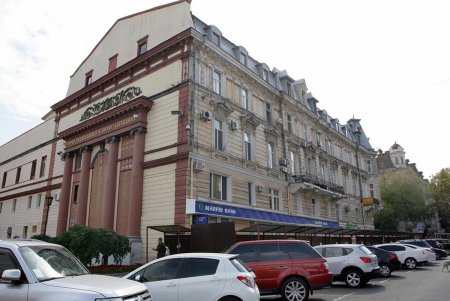 Возле одесского Театра оперы и балета будут реставрировать  примечательный дом (фоторепортаж)