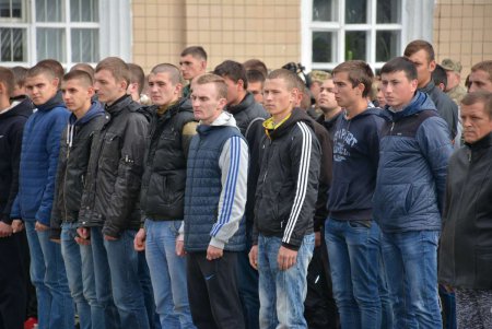 Первая партия новобранцев из Одесской области отправилась в войска (фото)