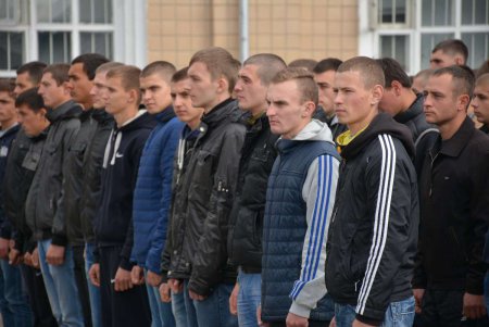 Первая партия новобранцев из Одесской области отправилась в войска (фото)