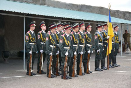 Первая партия новобранцев из Одесской области отправилась в войска (фото)