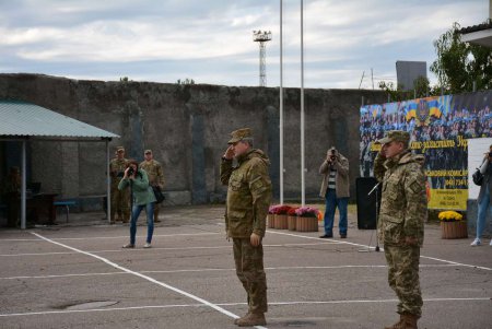 Первая партия новобранцев из Одесской области отправилась в войска (фото)