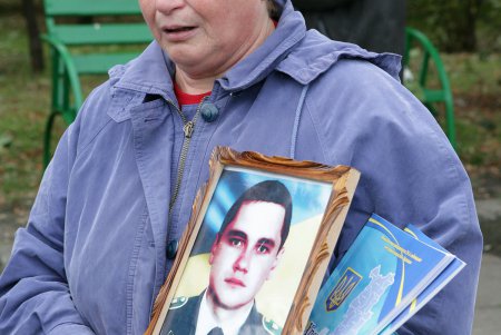 Закладка Мемориала в сквере Героев Небесной сотни (фоторепортаж)