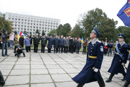 Закладка Мемориала в сквере Героев Небесной сотни (фоторепортаж)
