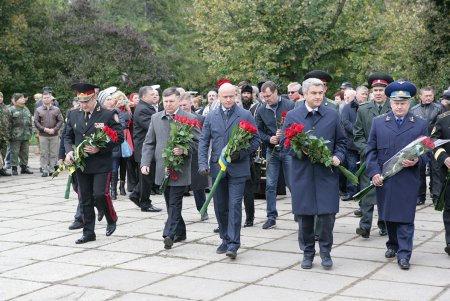 Закладка Мемориала в сквере Героев Небесной сотни (фоторепортаж)