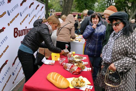 «Одесский каравай»: продукцию со вкусом выпекаем вместе (фоторепортаж)