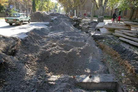 На Сегедской завершается замена теплосетей (фоторепортаж)