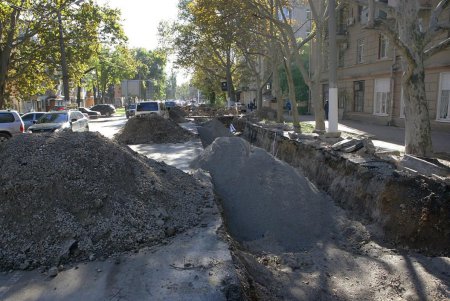 На Сегедской завершается замена теплосетей (фоторепортаж)