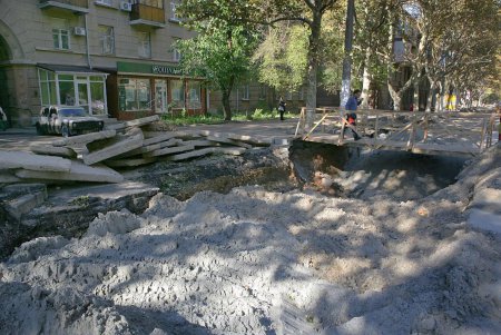 На Сегедской завершается замена теплосетей (фоторепортаж)