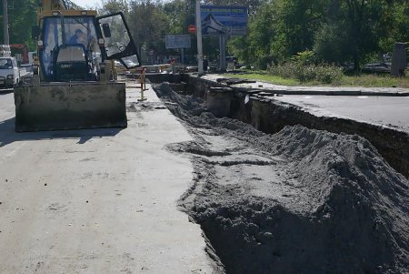На Сегедской завершается замена теплосетей (фоторепортаж)