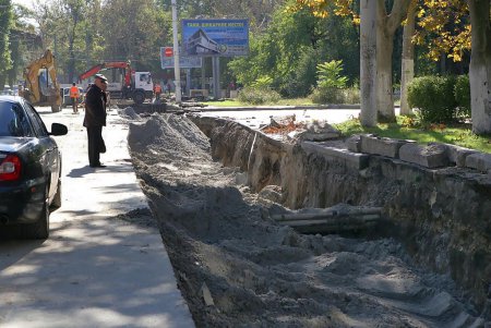 На Сегедской завершается замена теплосетей (фоторепортаж)
