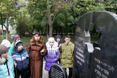 Памятник жертвам Холокоста открыт сегодня на Люстдорфской дороге (фоторепортаж)