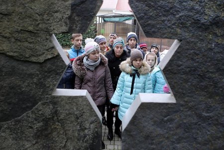 Памятник жертвам Холокоста открыт сегодня на Люстдорфской дороге (фоторепортаж)