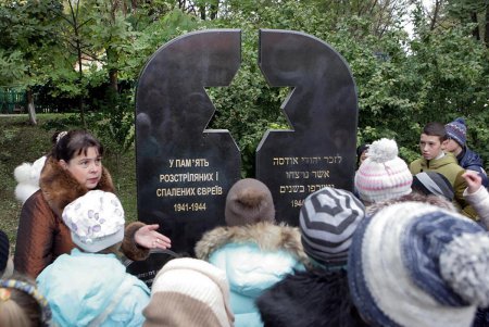Памятник жертвам Холокоста открыт сегодня на Люстдорфской дороге (фоторепортаж)