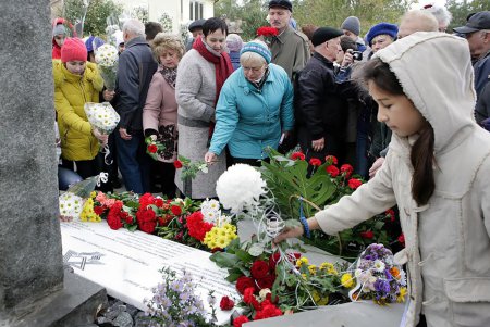 Памятник жертвам Холокоста открыт сегодня на Люстдорфской дороге (фоторепортаж)