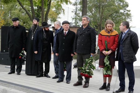 Памятник жертвам Холокоста открыт сегодня на Люстдорфской дороге (фоторепортаж)