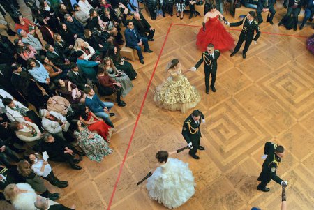 Светский бал в честь Дня рождения МГУ (фоторепортаж)