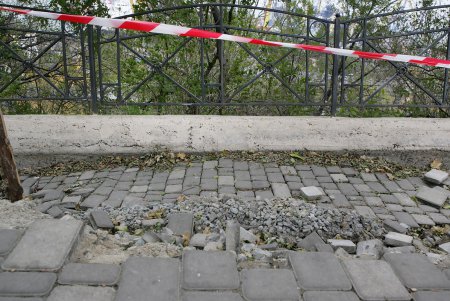 Парк Шевченко постигла одесская «геологическая неприятность» (фоторепортаж)