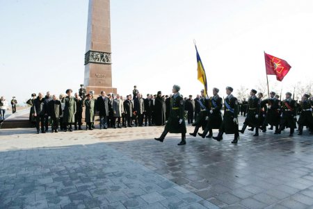Одесситы почтили память освободителей Украины от немецко-фашистских захватчиков (фоторепортаж)