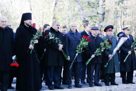 Одесситы почтили память освободителей Украины от немецко-фашистских захватчиков (фоторепортаж)