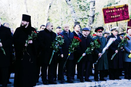 Одесситы почтили память освободителей Украины от немецко-фашистских захватчиков (фоторепортаж)