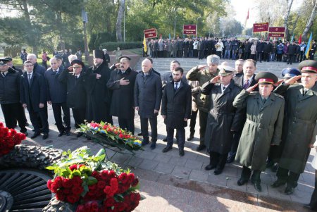 Одесситы почтили память освободителей Украины от немецко-фашистских захватчиков (фоторепортаж)