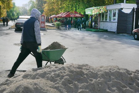 Преображенский парк преображается (фоторепортаж)