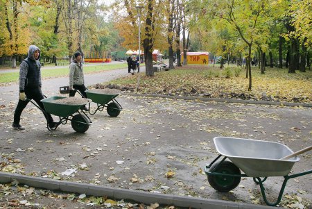 Преображенский парк преображается (фоторепортаж)