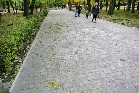 Преображенский парк преображается (фоторепортаж)
