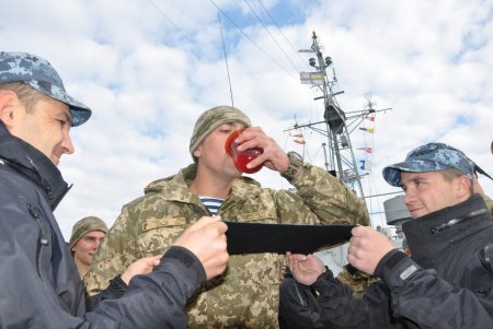 Будущие офицеры морской пехоты принесли клятву (фото)