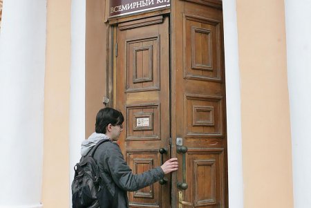 «Дог Арт»: собаки «заселились» во Всемирный клуб одесситов (фоторепортаж)