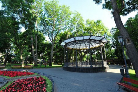 Одесский Горсад : день рождения символа и «карточки» (фото)