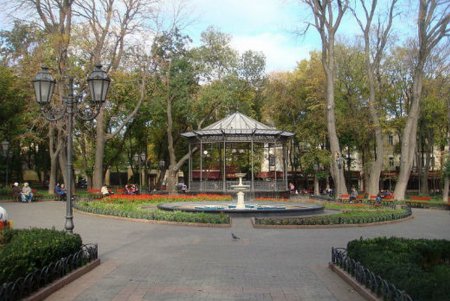 Одесский Горсад : день рождения символа и «карточки» (фото)