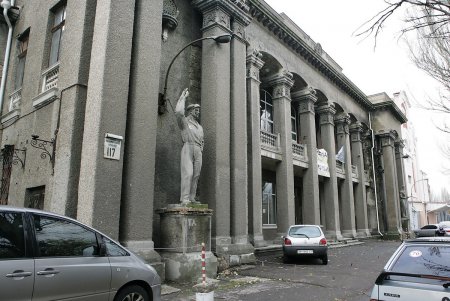 В сталинском ампире поселится «ТеатРоК» (фоторепортаж)