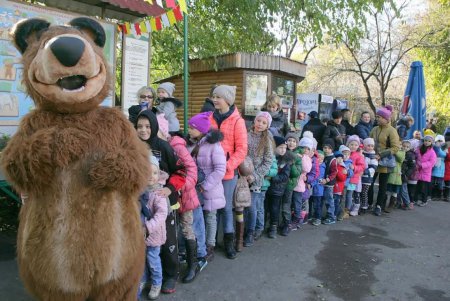 Одесский зоопарк пригласил всех на веселый и яркий праздник «Маша и Медведь» (фоторепортаж)