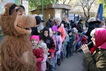 Одесский зоопарк пригласил всех на веселый и яркий праздник «Маша и Медведь» (фоторепортаж)