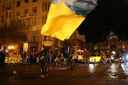 В Одессу вернулся большой футбол и «большие» футбольные фаны (фоторепортаж)