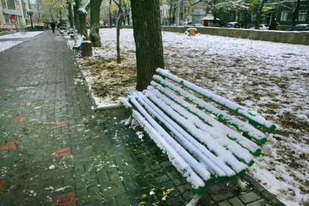 В Одессу пришли седой зимы угрозы (фоторепортаж)