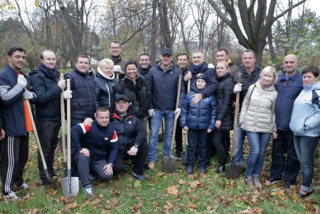 Любимый парк одесситов добавил зеленое убранство (фоторепортаж)