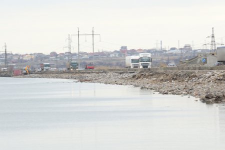Дамба Хаджибея: работы активно продолжаются (фото)